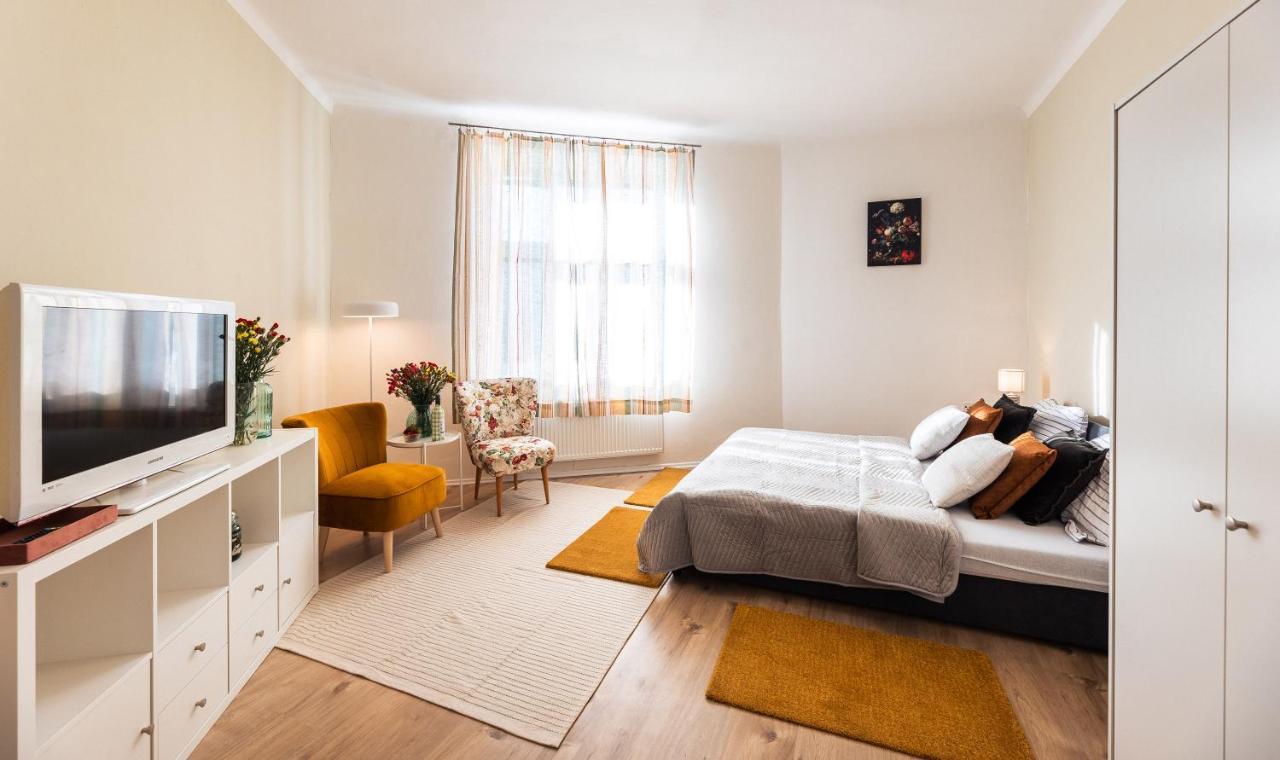 Silvie Apartments - Smeralova Olomouc Buitenkant foto