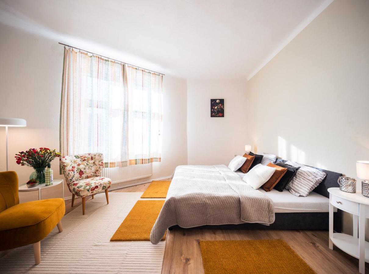 Silvie Apartments - Smeralova Olomouc Buitenkant foto